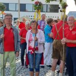 Empfang der Pilgergruppen vor der Kirche