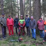 Umschneiden des Maibaumes bei Familie Keineder